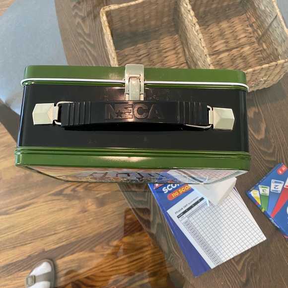 Vintage metal GI Joe lunch box; minor scratches; latch works great. - Picture 4 of 11